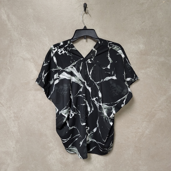 Philosophy Black and White Round Edge Short Sleeve Deep V Neck Top Size Small - Picture 4 of 5